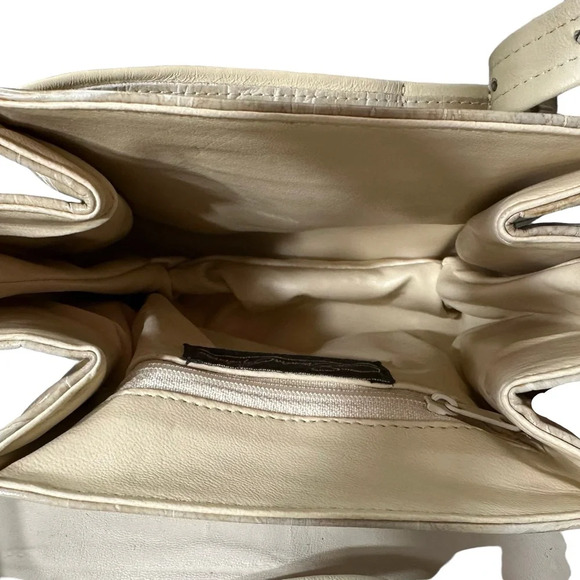 Vintage Sondra Roberts Convertible Crossbody Leather Patent Animal Textu… - Picture 4 of 8